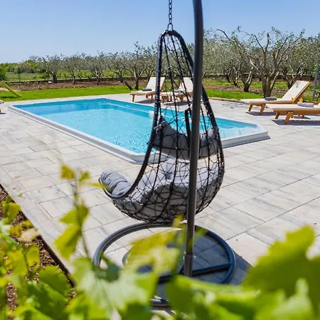 Holiday House Olive Tree Kaocine Exterior photo